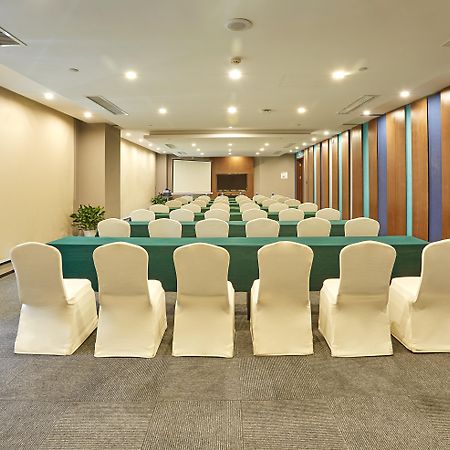 Holiday Inn Express Nanjing Xuanwu Lake, an IHG Hotel Bagian luar foto