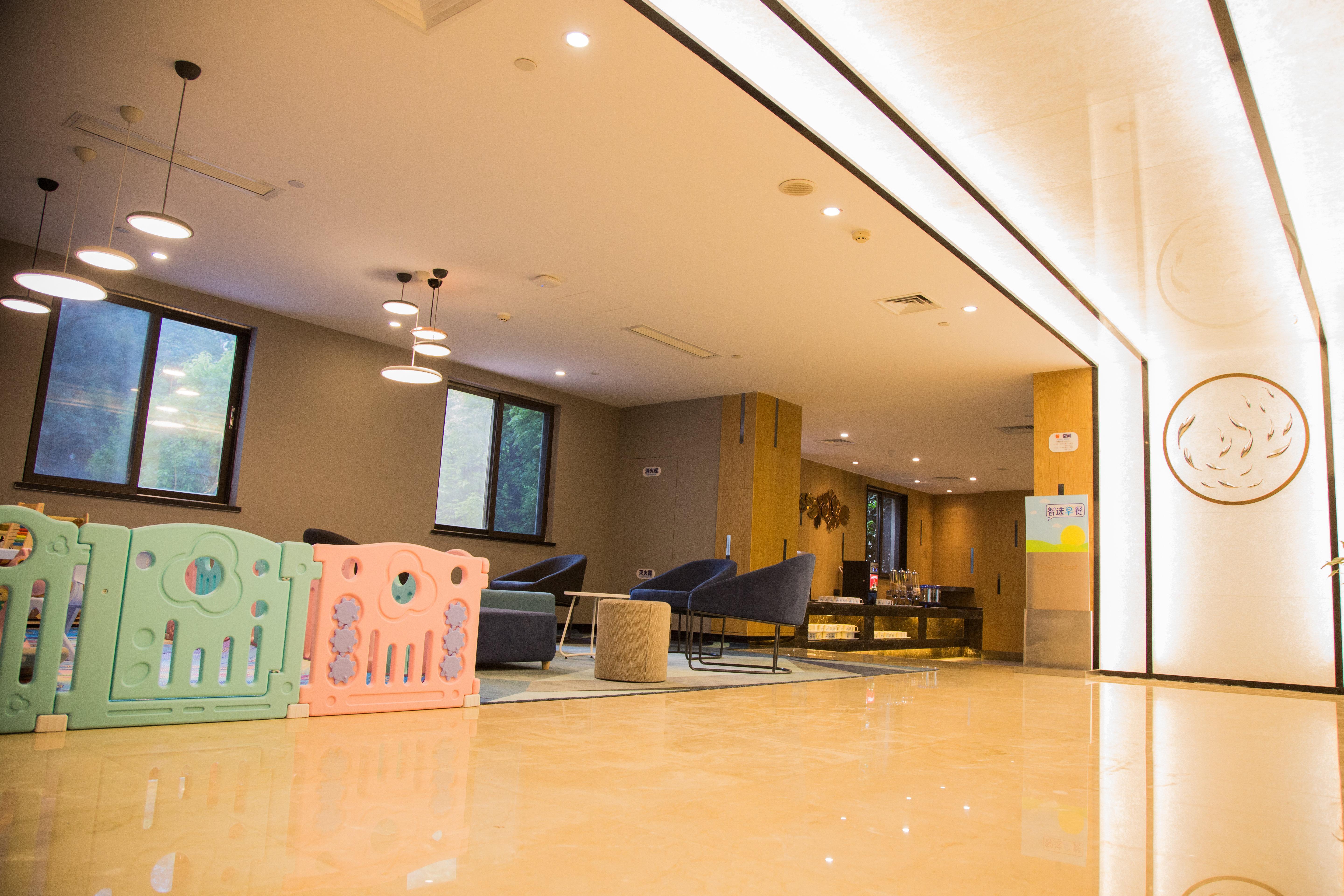 Holiday Inn Express Nanjing Xuanwu Lake, an IHG Hotel Bagian luar foto