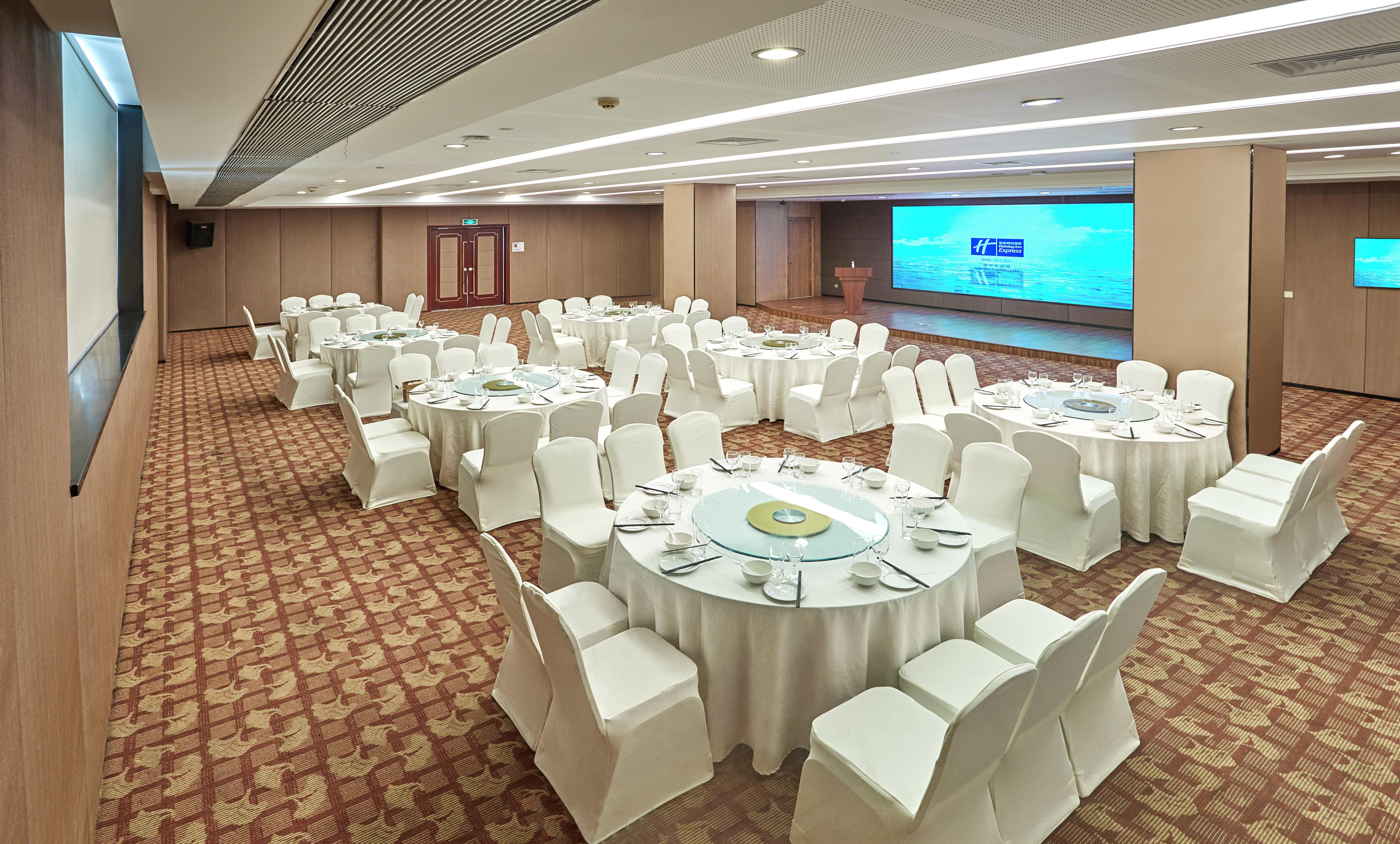Holiday Inn Express Nanjing Xuanwu Lake, an IHG Hotel Bagian luar foto